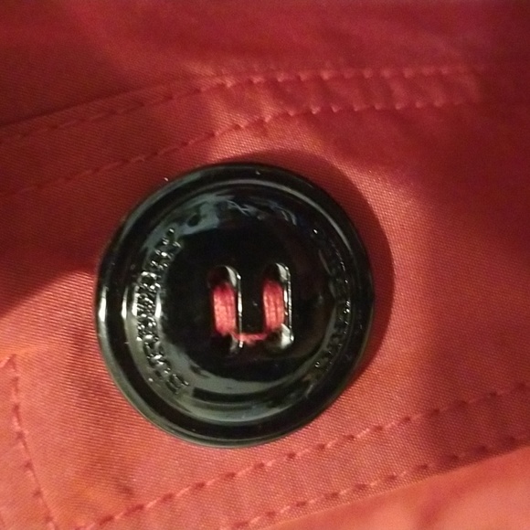 LADY IN RED❣️Gorgeous Iridescent red Burberry short belted jacket - Picture 4 of 12